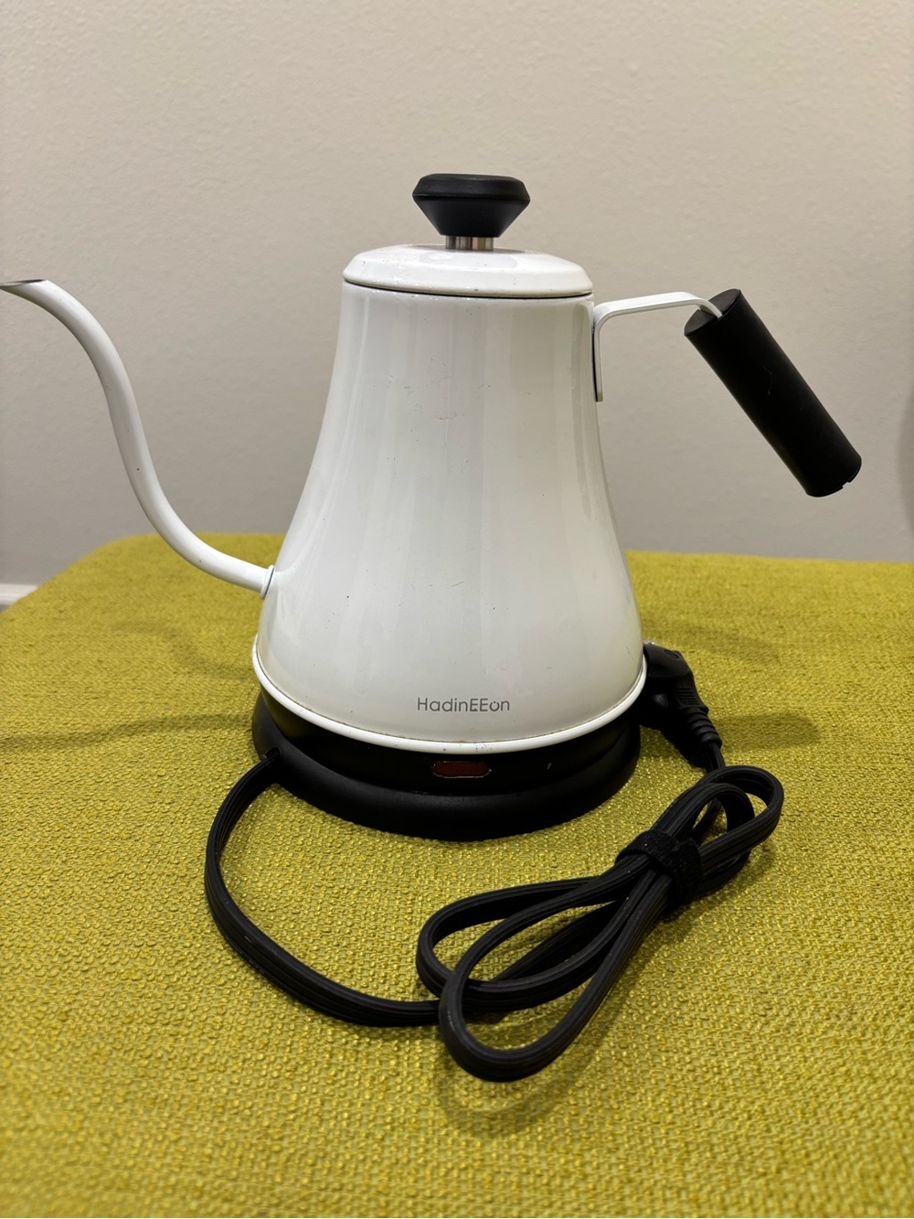 HadinEEon White Electric Gooseneck Kettle – Precise Pouring